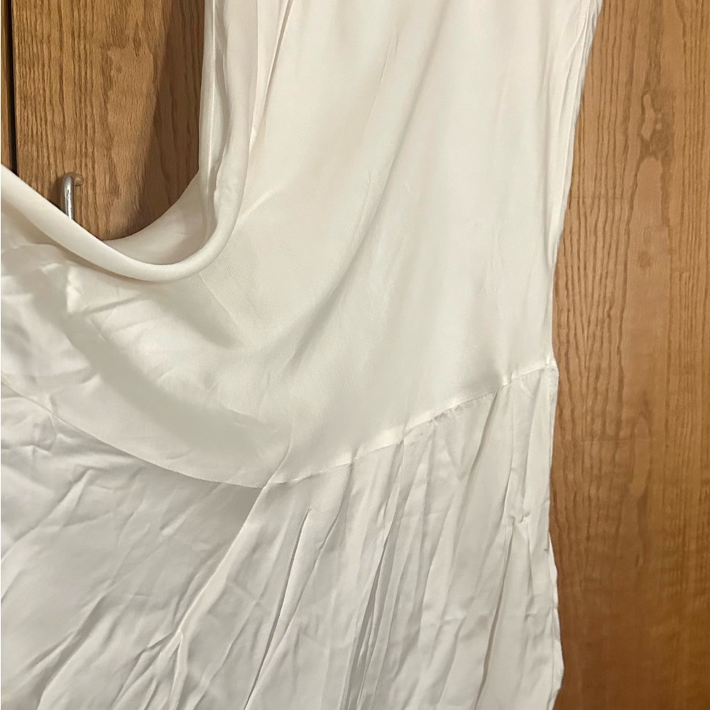 Elegant White Sleeveless Dress